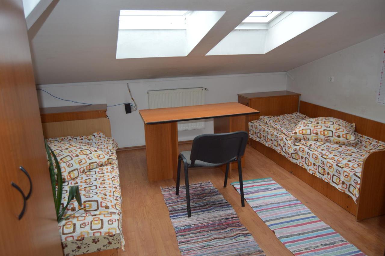 Kollege Hostel 克卢日-纳波卡 外观 照片