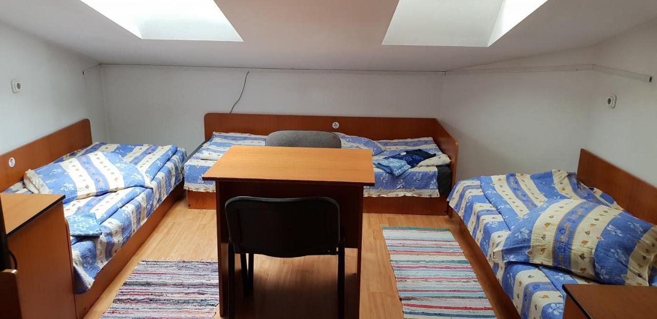 Kollege Hostel 克卢日-纳波卡 外观 照片