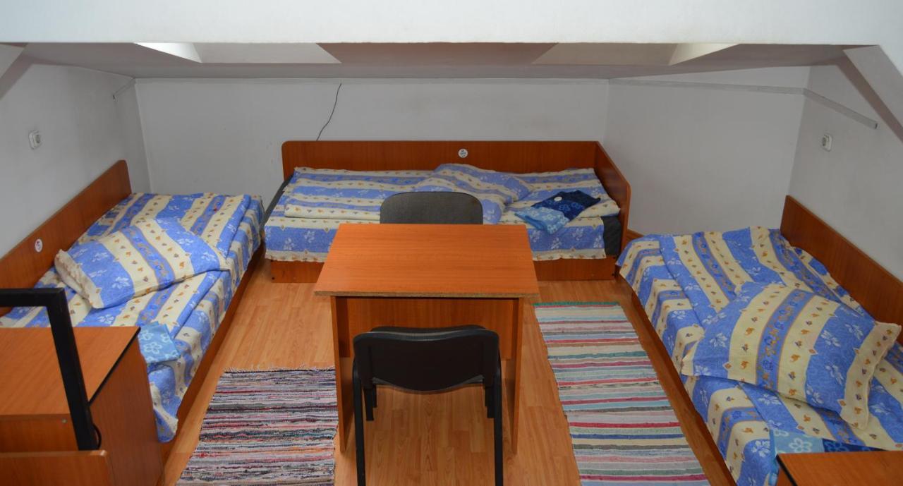 Kollege Hostel 克卢日-纳波卡 外观 照片