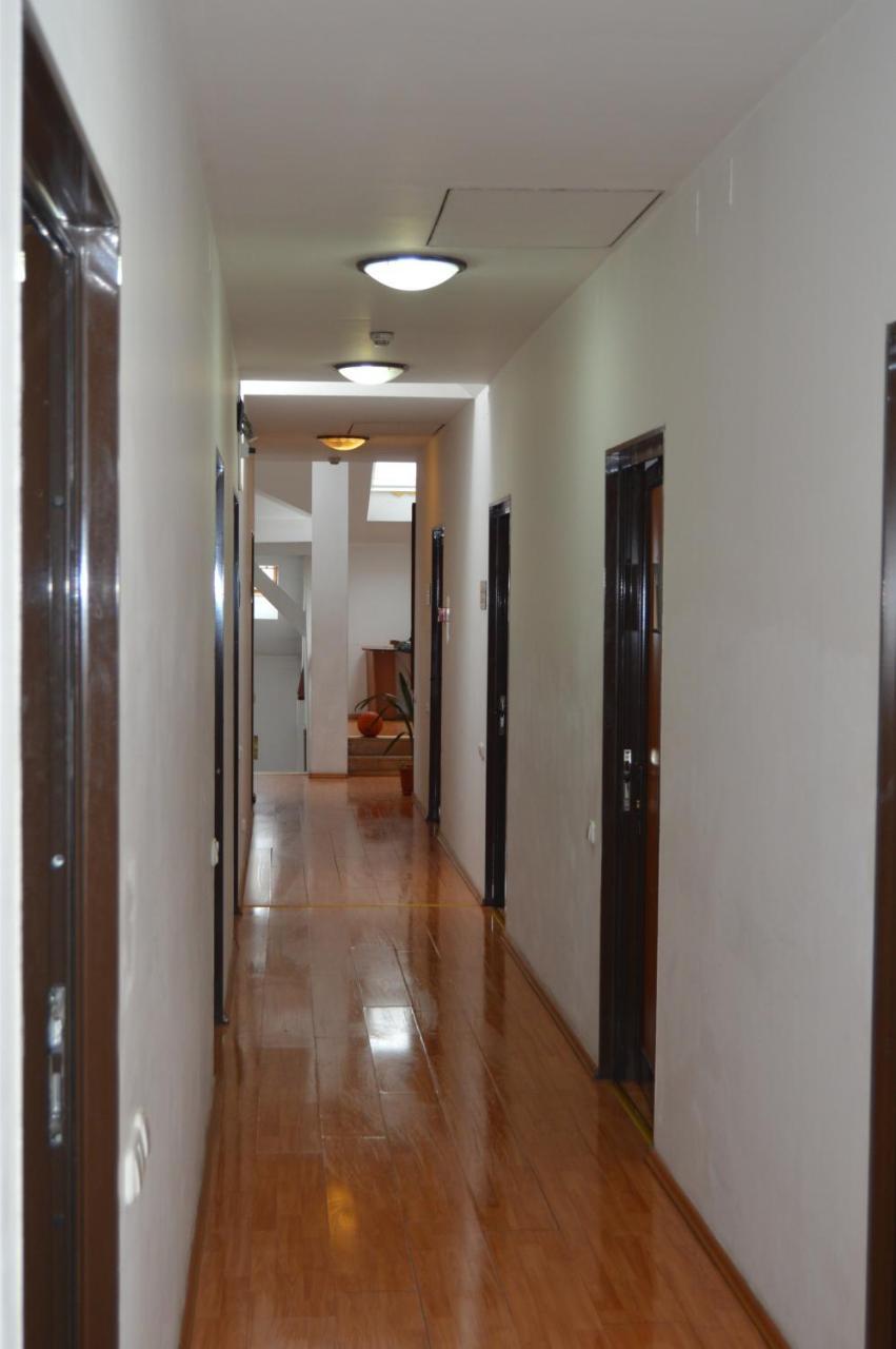 Kollege Hostel 克卢日-纳波卡 外观 照片